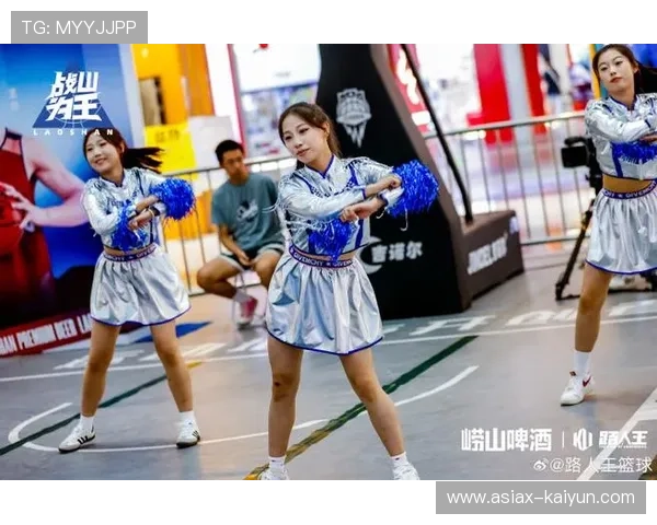 CBA赛场崂山啤酒广告林立，品牌主张“为友情喝彩”与篮球精神契合